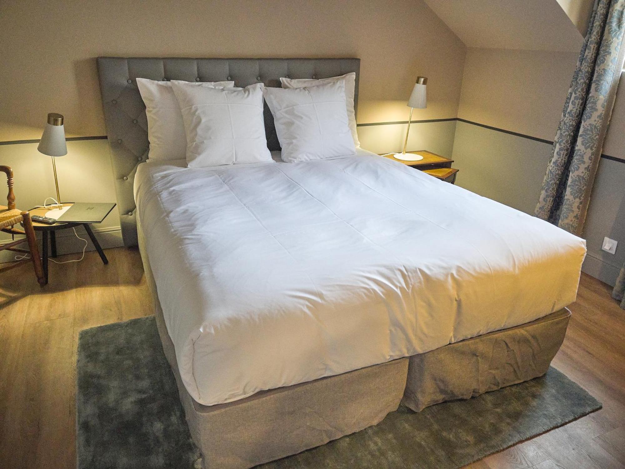 Hotel Le Fruit Defendu Rueil-Malmaison Habitación foto